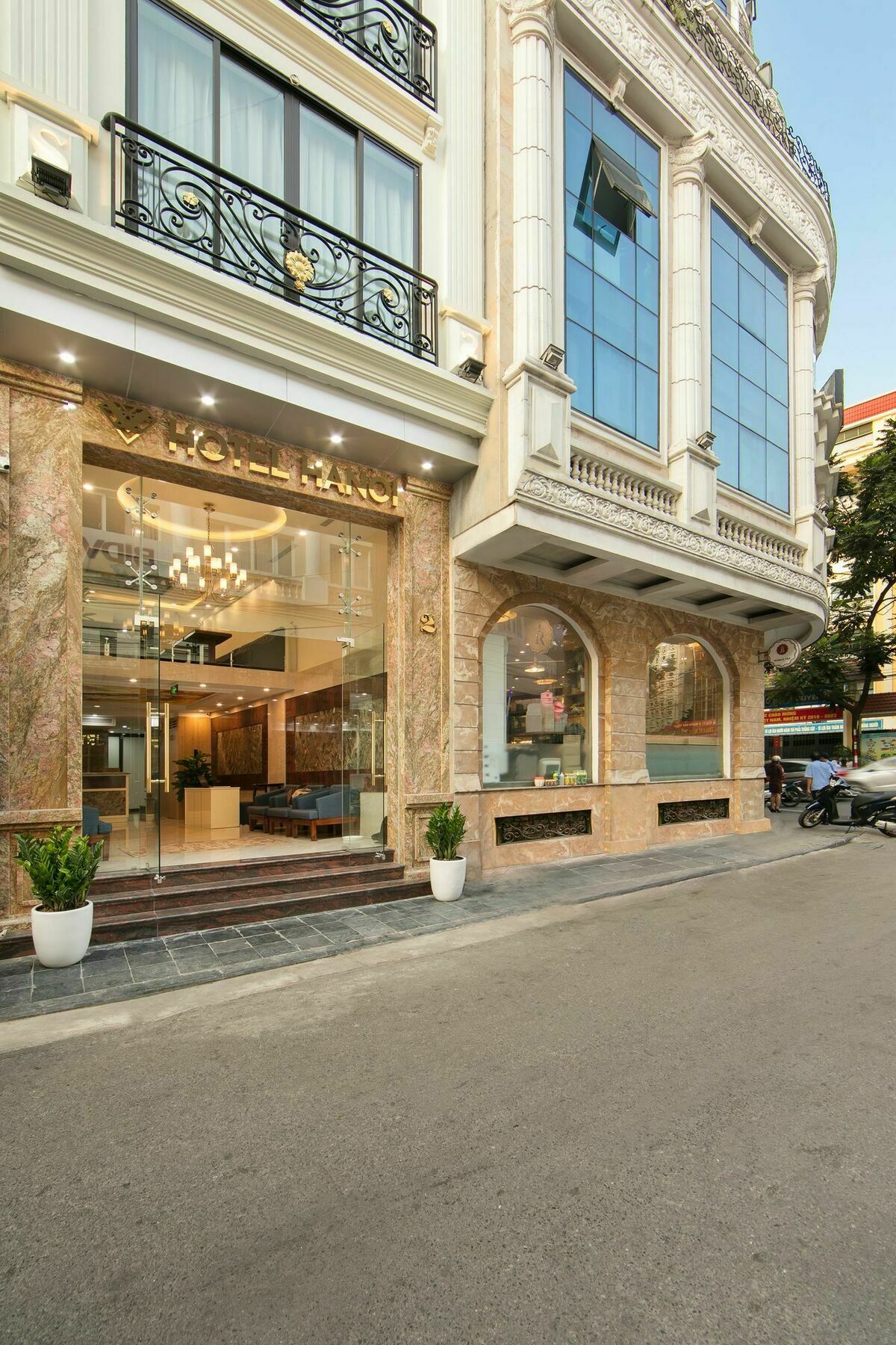 Отель Golden Legend Palace & Travel